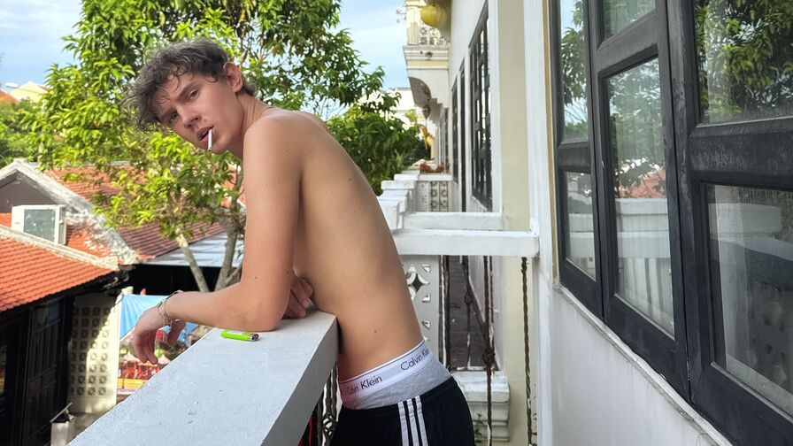 Watch IvanGray live on Free Webcamz