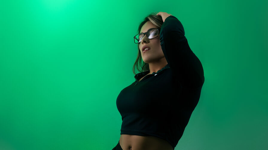 Watch LiaVoss live on Useporn