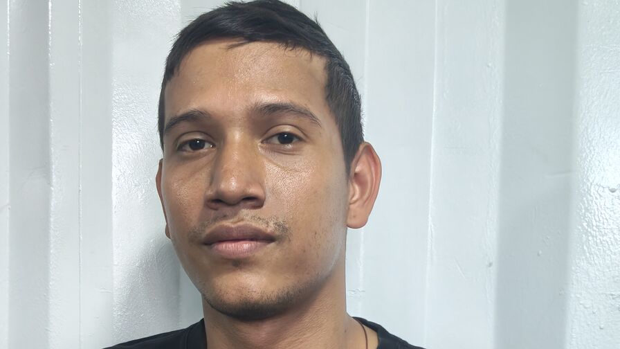 Enter to see naked ReikRamirez