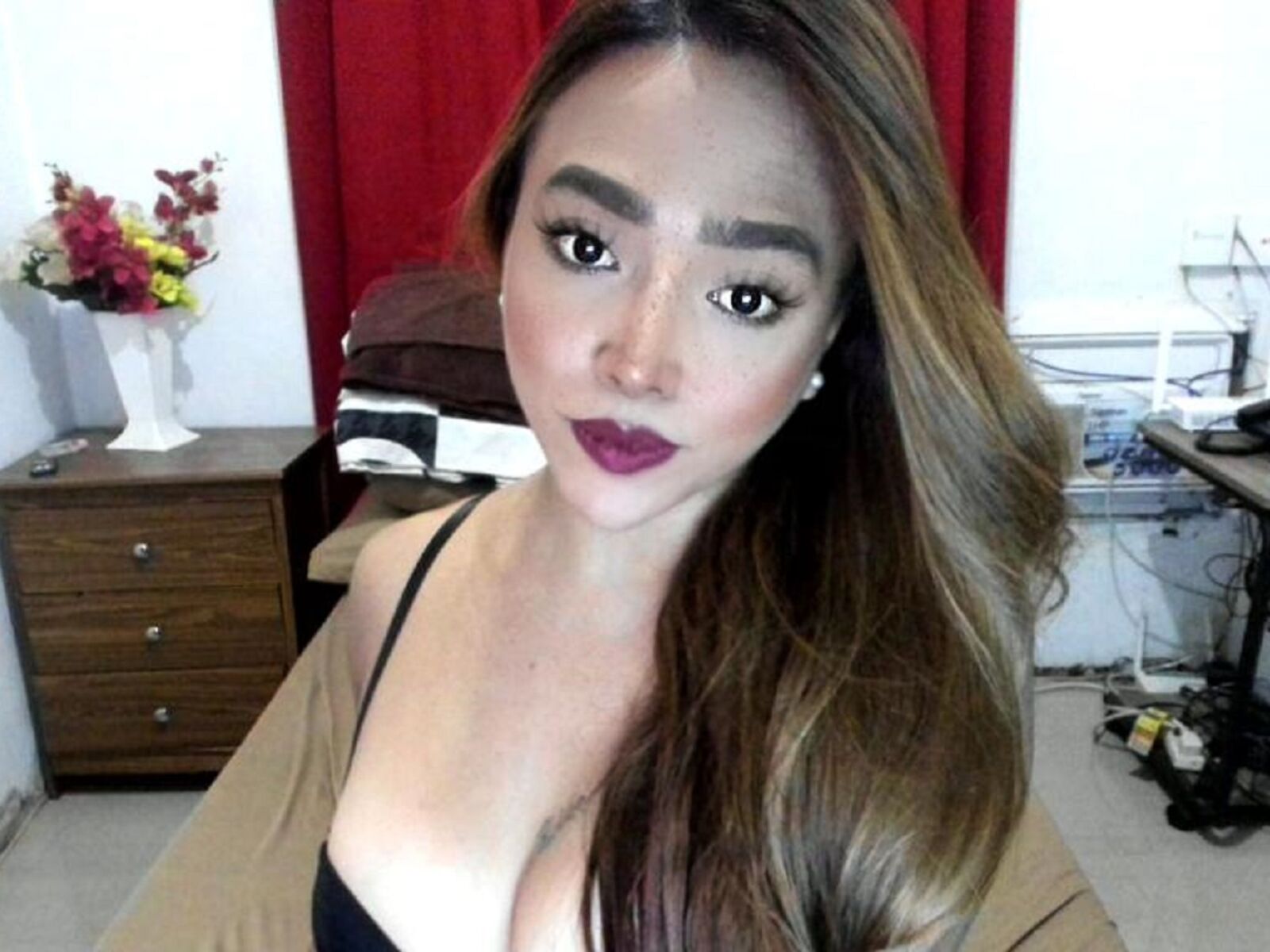 Live cam for BelleSantiago