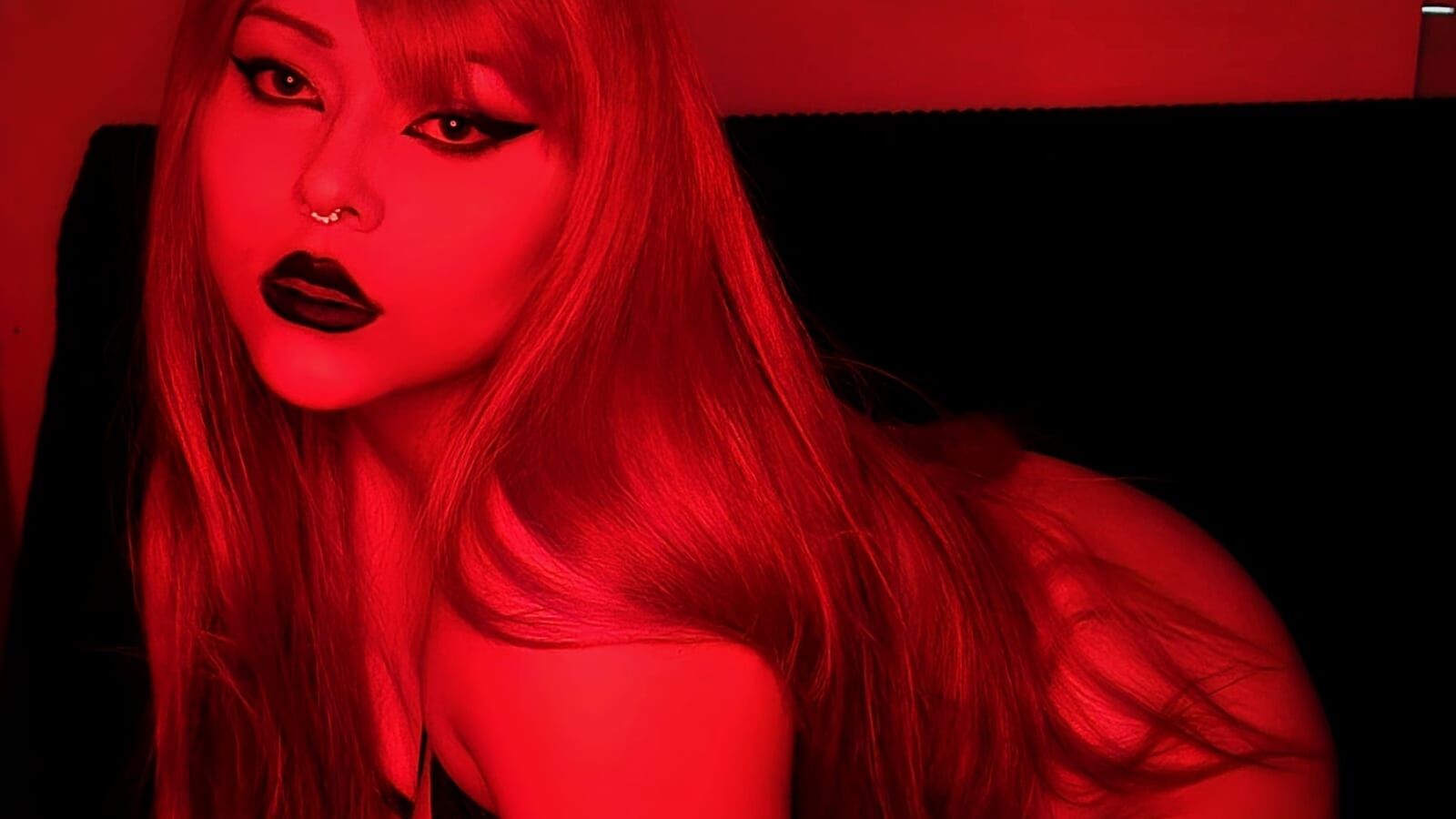 YamiRyu glamour portrait