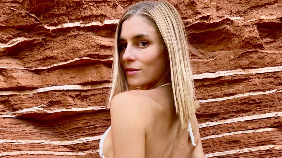 Watch EmmaFae live on Amateur Porn
