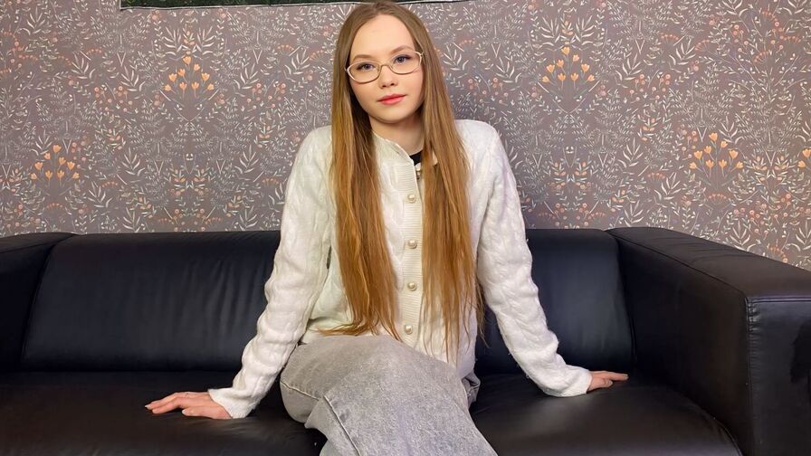 Engage with FloraLarsson Live