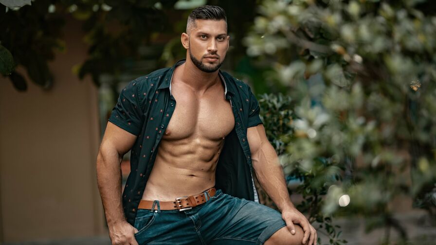 Watch RonnieHarris live on DMS List