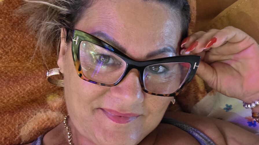 Watch SoniaMoriciove live on The Hot Webcams