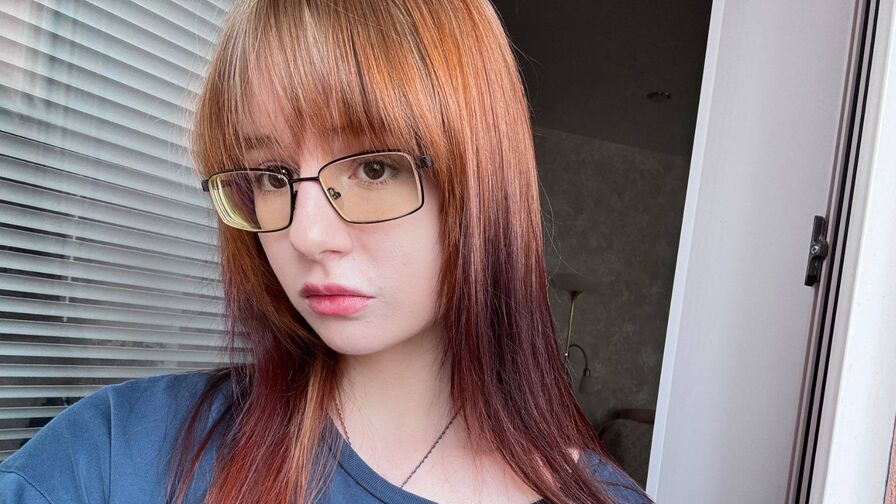 Live HD Nude Chat with KiraAzata
