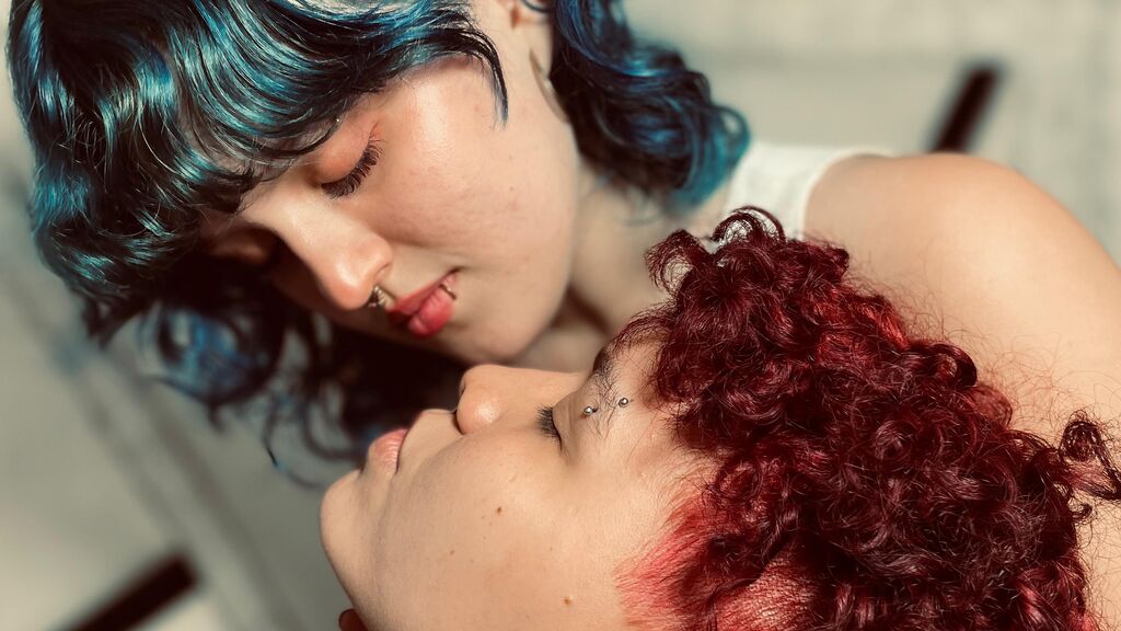 JadeAndJess live cam model at LiveJasmin