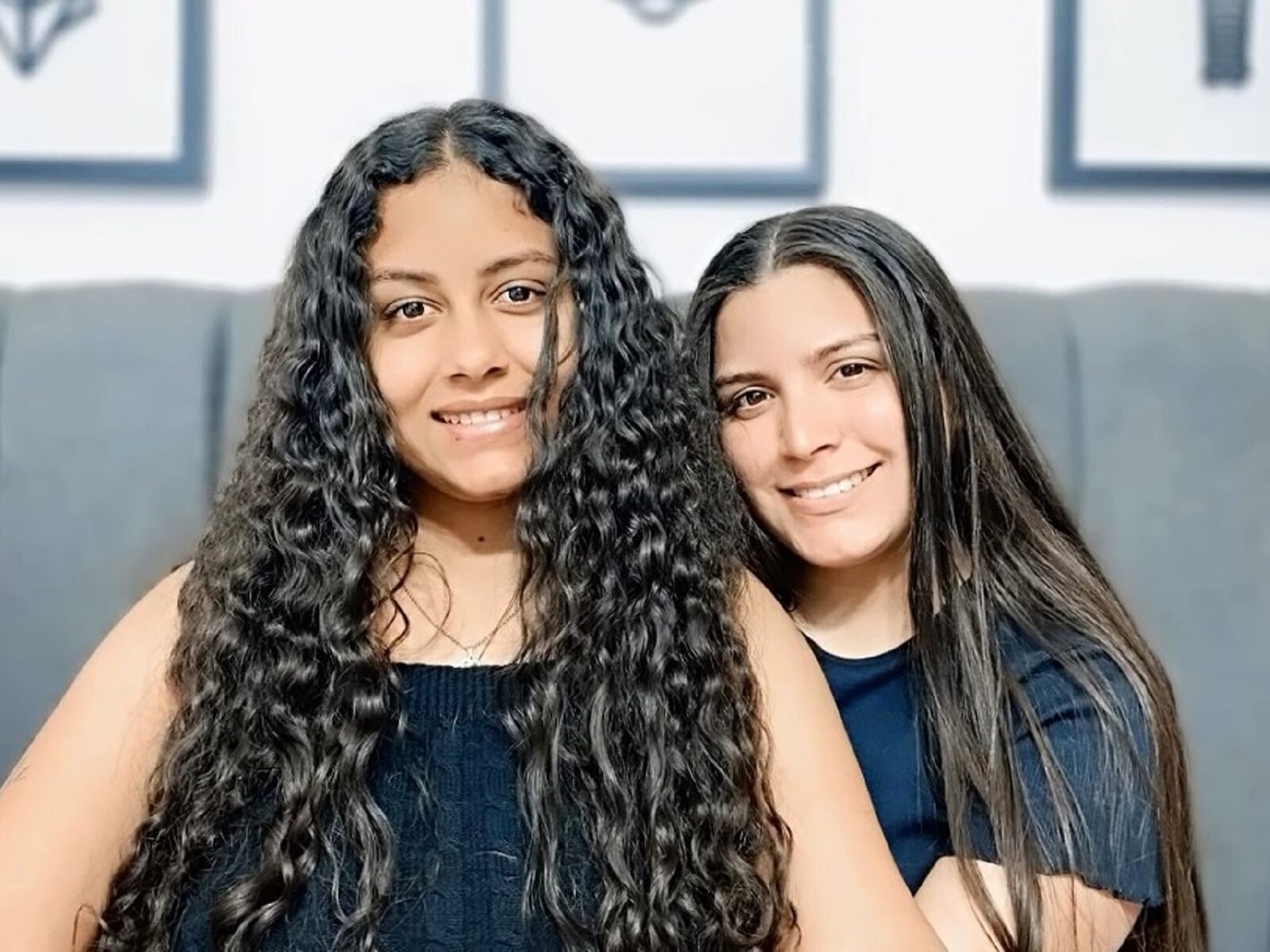 Live cam for RebecaAndCamila