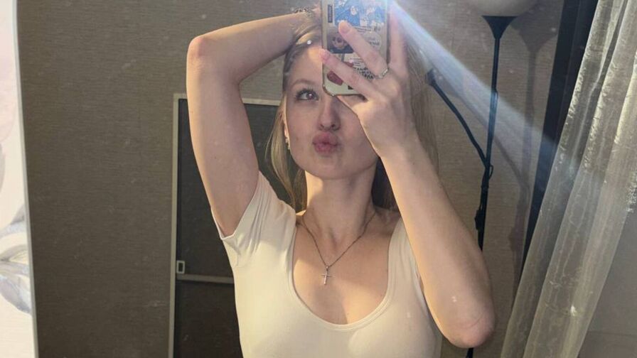 Watch RuthieBedsaul live on Cam Plug