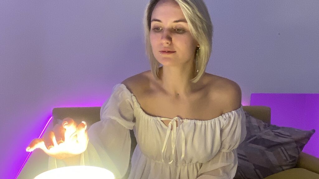 Live Chat with MinnaBucek on LiveJasmin