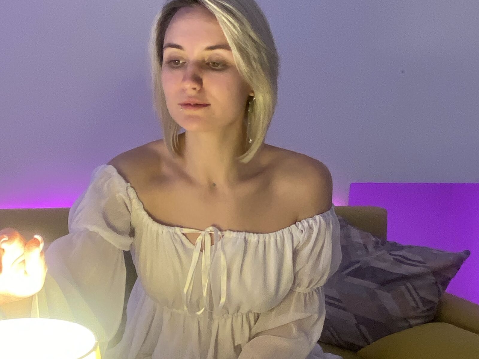Live cam for MinnaBucek
