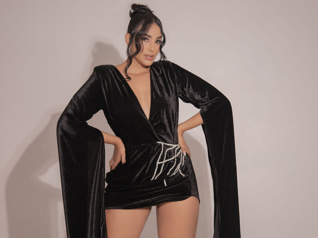 AllishaCoral Nude