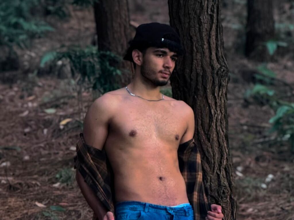 LucasTompson webcam model profile image
