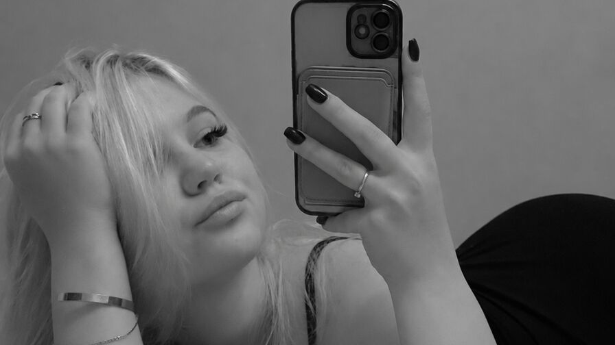 Watch VerenaSchindler live on Amateur Porn